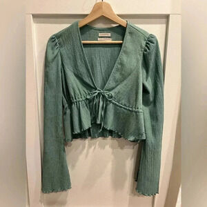 Urban Outfitter Women Small Green Crop Flared Long Sleeve Top Blouse, V Neck